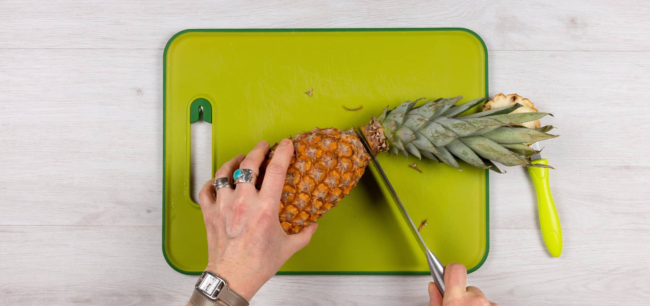 Coupe ananas : découper un ananas est si facile avec cet ustensile 